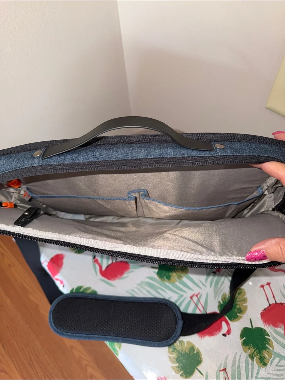 STM Australia Laptop Case With Removable Shoulder Strap NWOT
